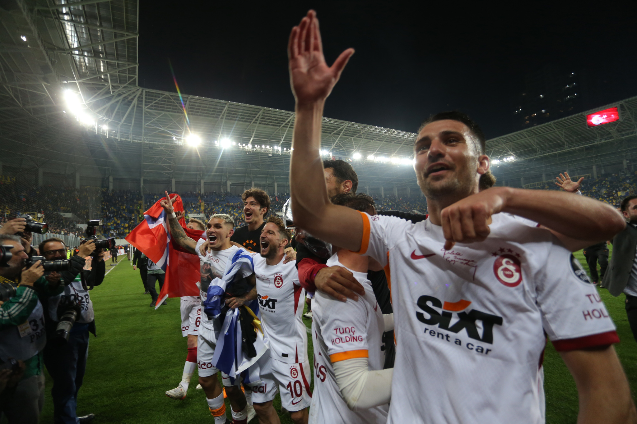 GALATASARAY TRANSFER HABERİ: Cimbom’da gündemde 2 yıldız var!