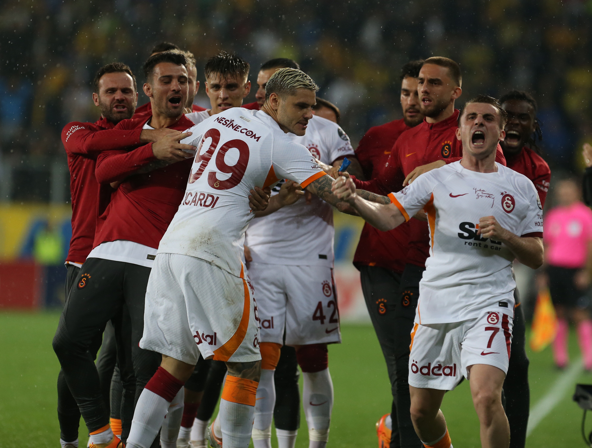 GALATASARAY TRANSFER HABERİ: Cimbom’da gündemde 2 yıldız var!