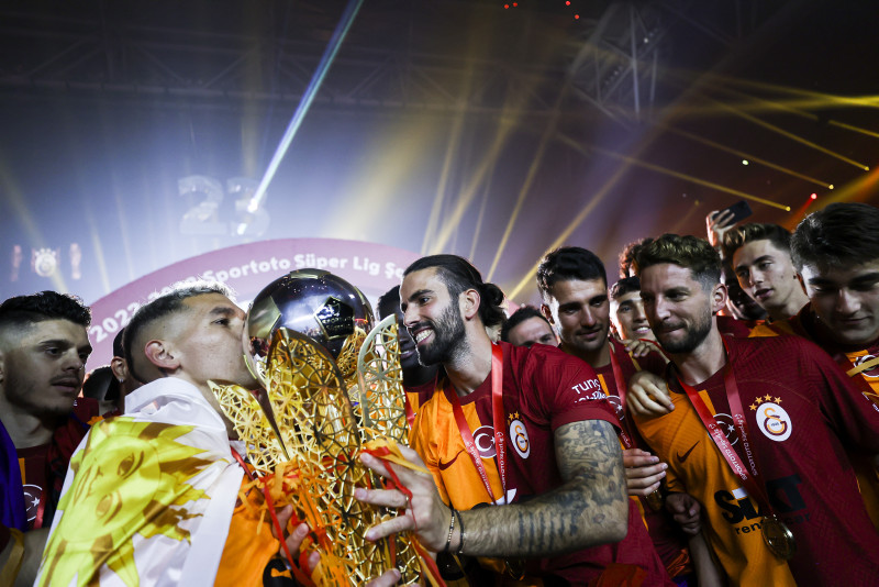 GALATASARAY HABERLERİ - Cimbom’a müjde! Dünya yıldızı takımından ayrılıyor