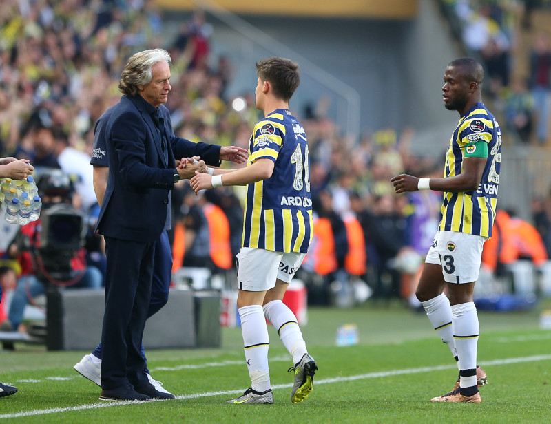 Fenerbahçe Teknik Direktörü Jorge Jesus geleceği hakkına konuştu! Kararımı başkana ilettim