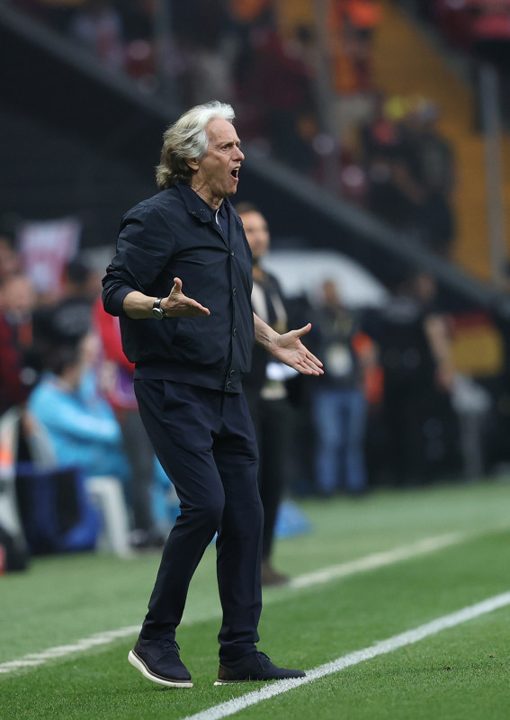 Fenerbahçe Teknik Direktörü Jorge Jesus geleceği hakkına konuştu! Kararımı başkana ilettim