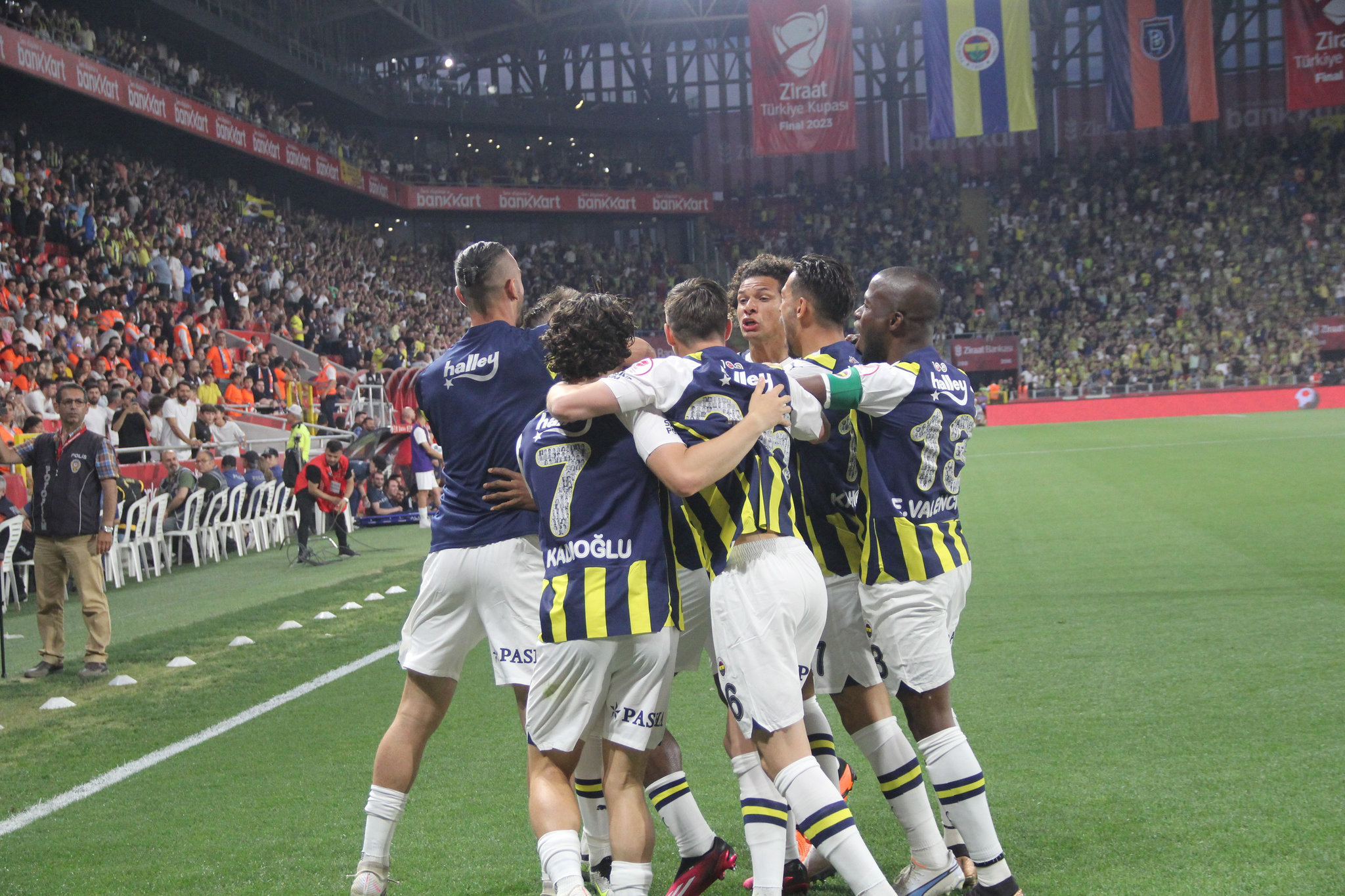 TRANSFER HABERİ: Fenerbahçe’den 2 yıldız için İtalya’ya çıkarma! Herkes Dzeko derken...