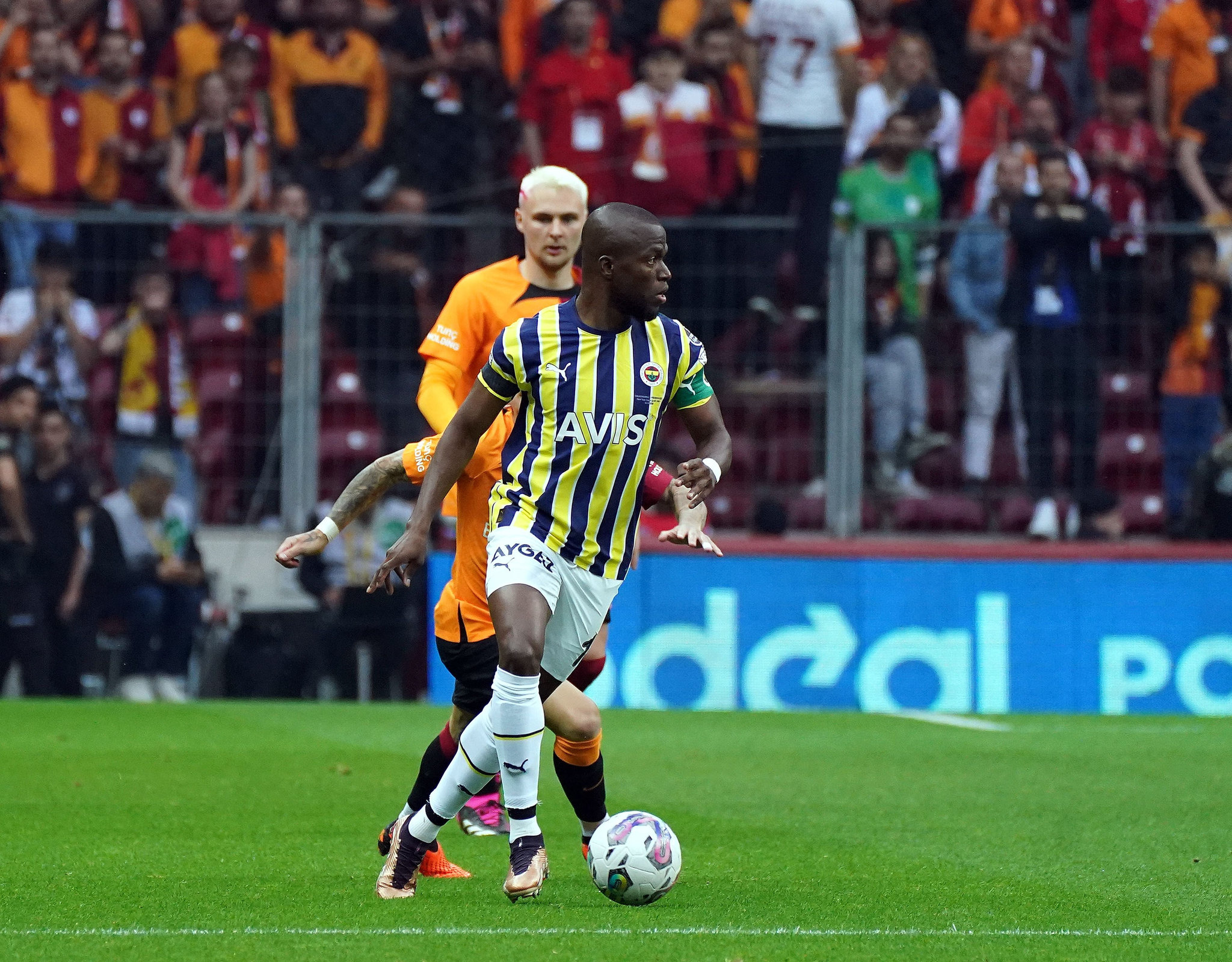TRANSFER HABERİ: Fenerbahçe ve Galatasaray’dan tarihi takas! Bunu kimse beklemiyordu