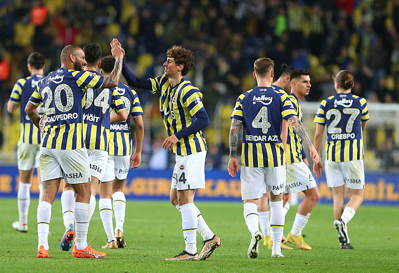 TRANSFER HABERİ - Fenerbahçe’ye Arnavut stoper! Yıldız isim satılırsa...