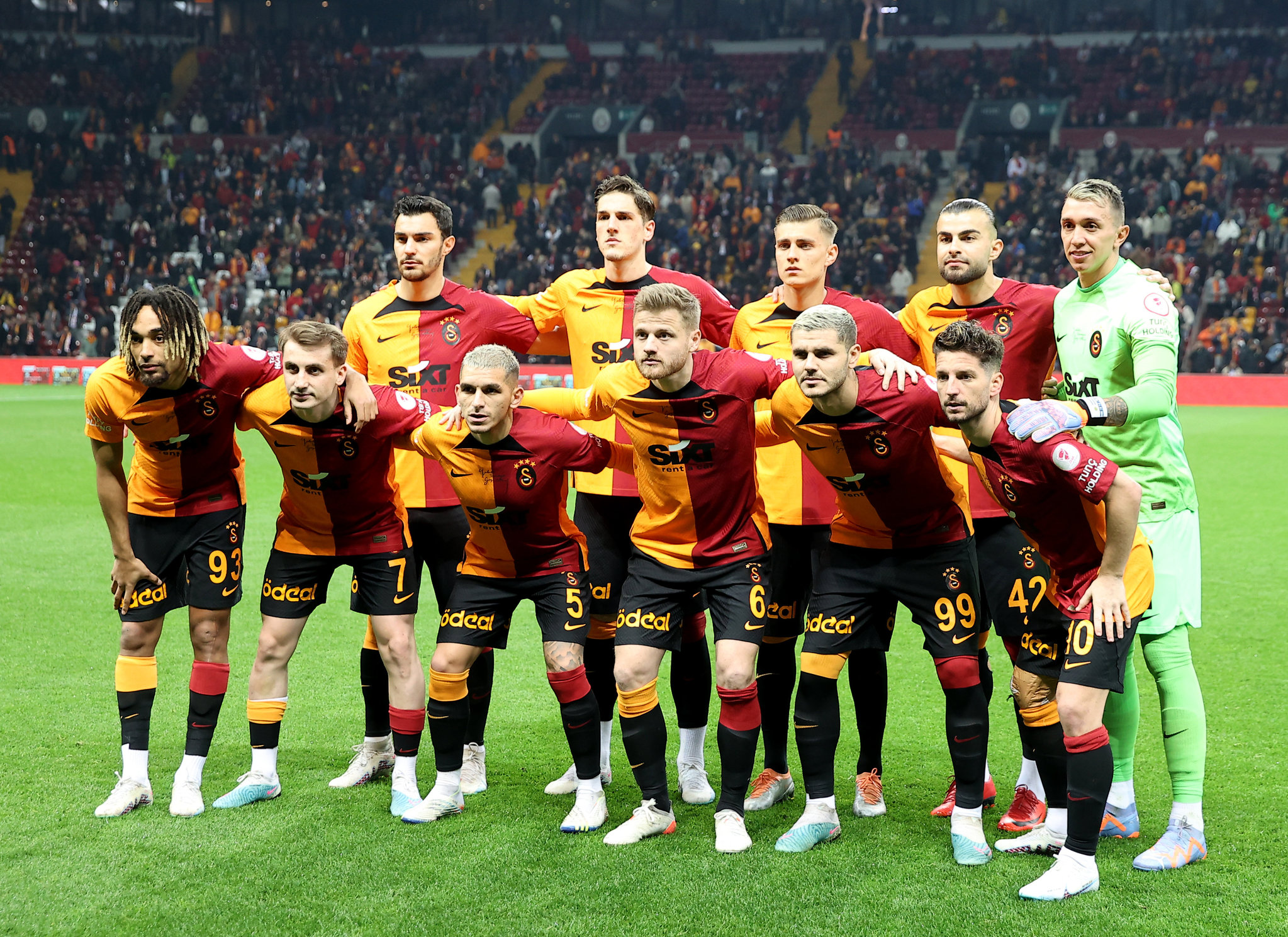 Galatasaray’dan dev transfer teklifi! Yönetim gözünü kararttı