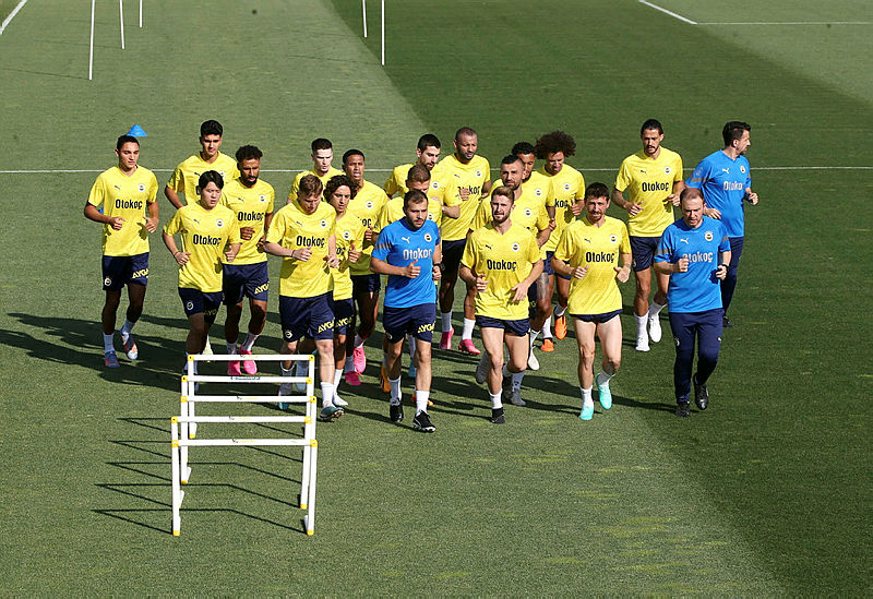 FENERBAHÇE TRANSFER HABERLERİ: İsmail Kartal raporunu iletti! F.Bahçe’de yaprak dökümü... 3 ayrılık birden