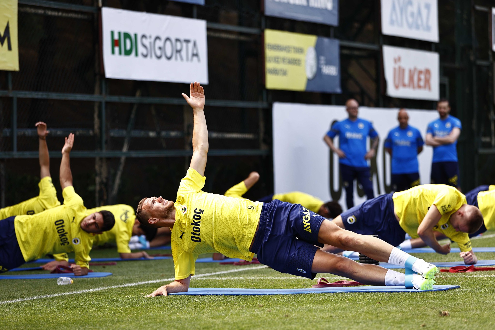 SON DAKİKA FENERBAHÇE TRANSFER HABERLERİ: Son teklif yapıldı! Oyuncu Fenerbahçe’ye gelmek istiyor
