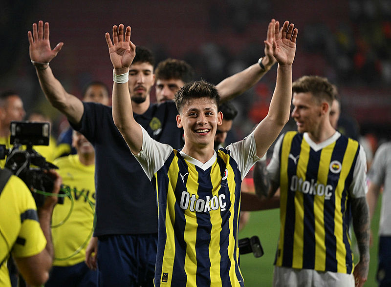 TRANSFER HABERİ: Attila Szalai imzayı atıyor! İşte Fenerbahçe’nin kazanacağı ücret