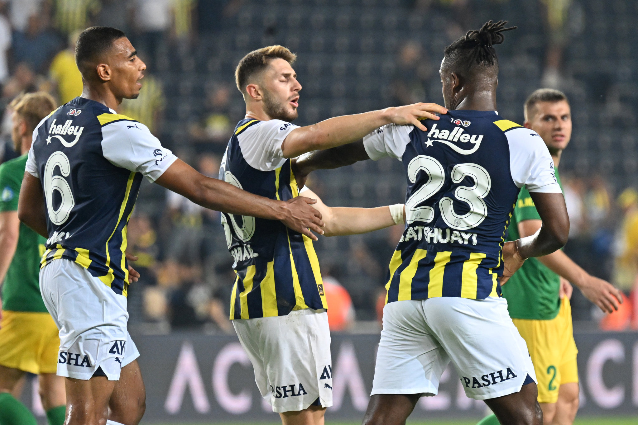 Fenerbahçe’den Galatasaray’a Zaha misillemesi! Selahattin Baki’den flaş gönderme gelmişti...