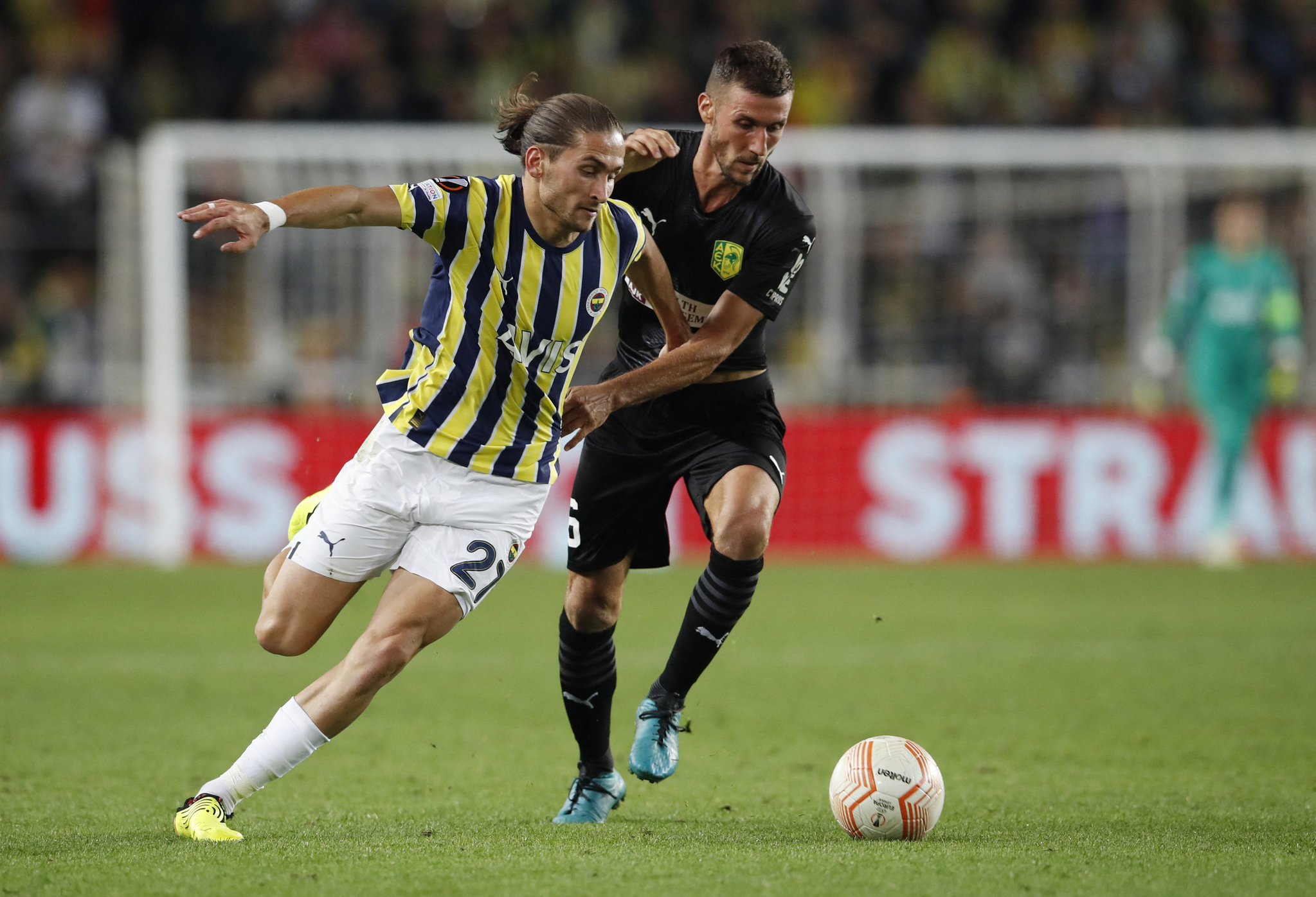 Fenerbahçe’ye büyük şok! Transfer çıkmaza girdi