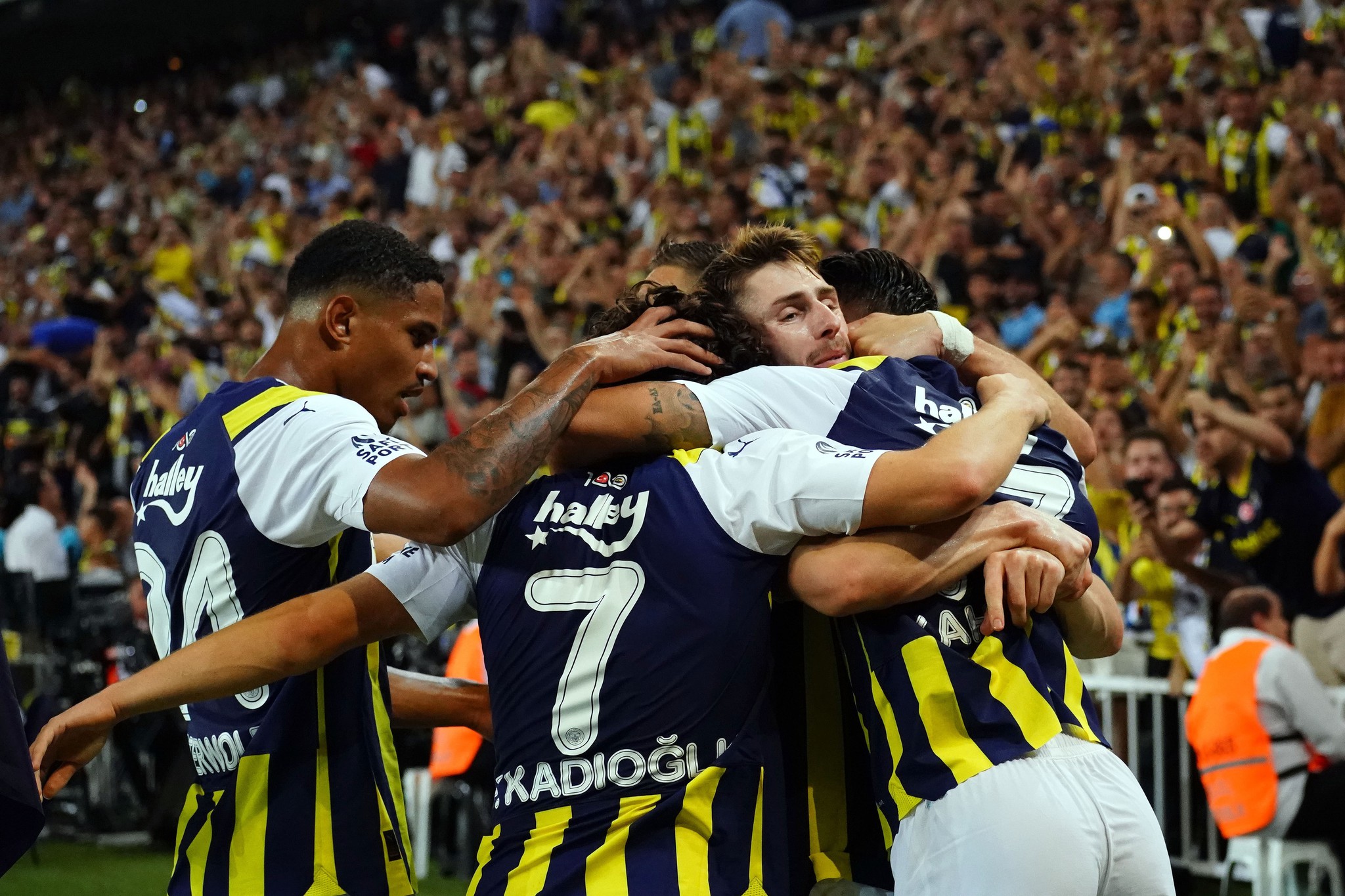 Fenerbahçe’ye büyük şok! Transfer çıkmaza girdi