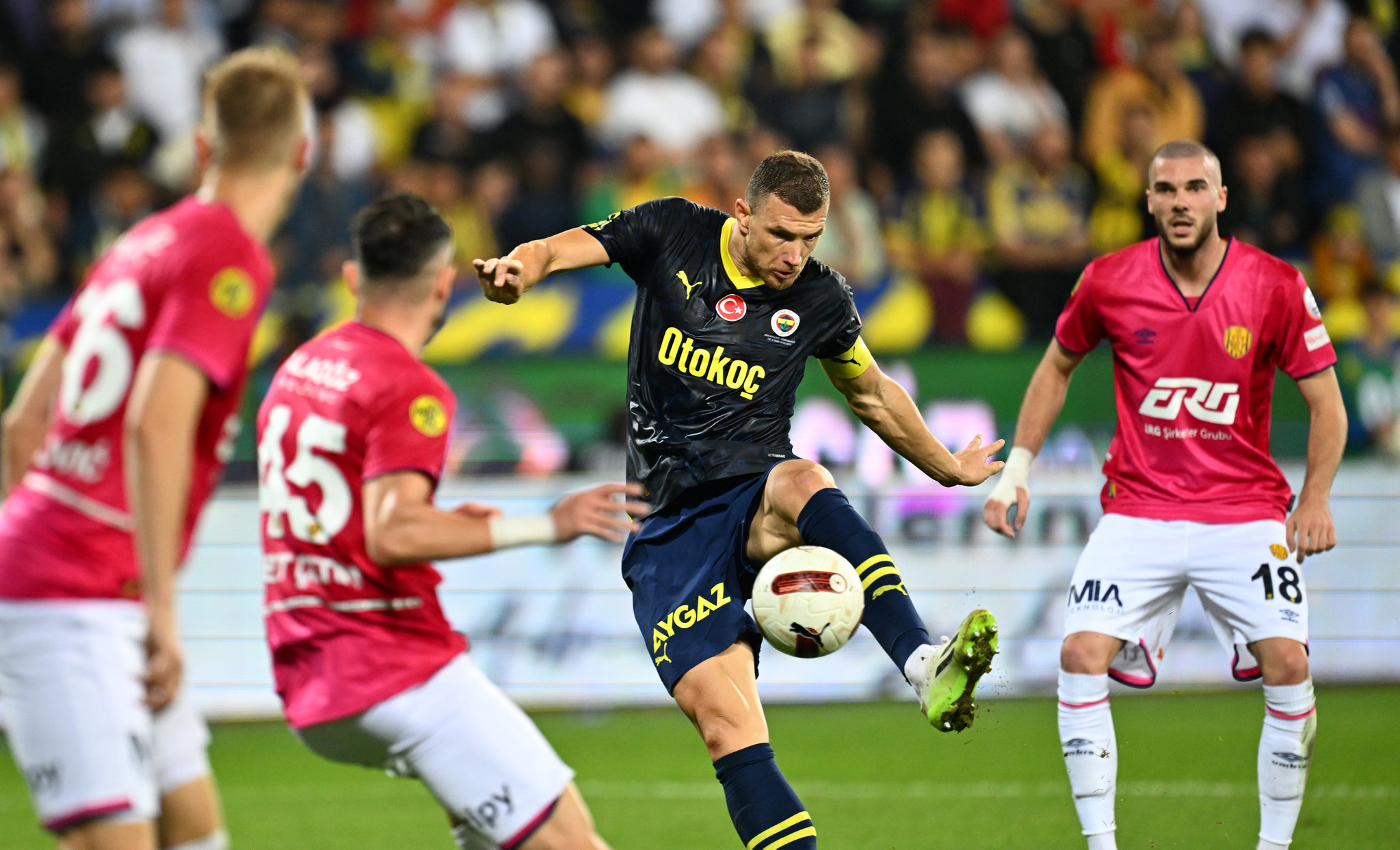 TRANSFER HABERİ: Fenerbahçe’de şok veda! Yönetimle bizzat görüşecek