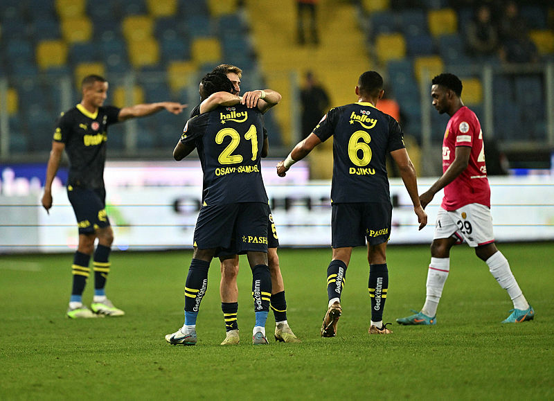 TRANSFER HABERİ: İsmail Kartal onay verdi! Fenerbahçe’ye yıldız orta saha geliyor