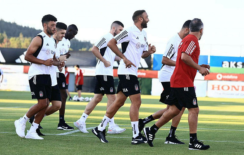 Beşiktaş’ta büyük tehlike! 8 oyuncu birden...