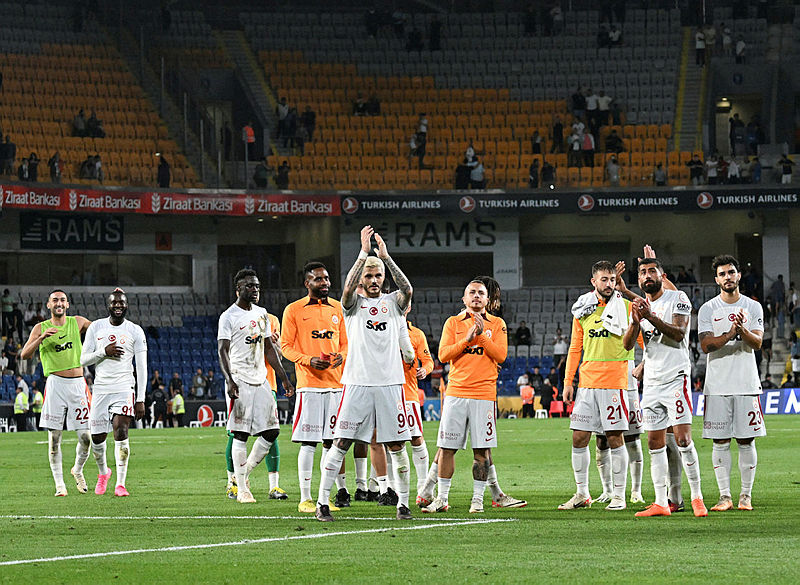 TRANSFER HABERİ: Galatasaray’da o yıldızlara neşter vuruldu! 2 ayrılık birden