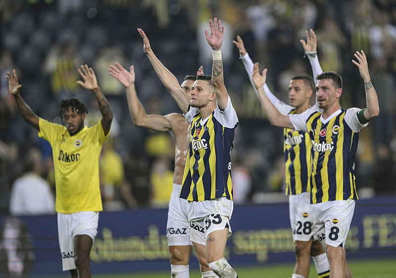 TRANSFER HABERİ: Fenerbahçe’nin yıldızı yuvadan ayrılıyor! Rekor bonservis