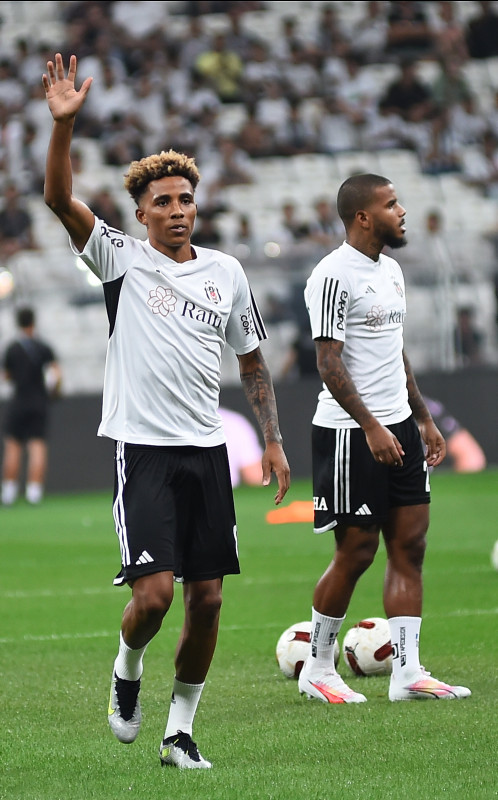 Alman devi Beşiktaş’ın yıldızına gözünü dikti! Gözlemciler canlı izledi