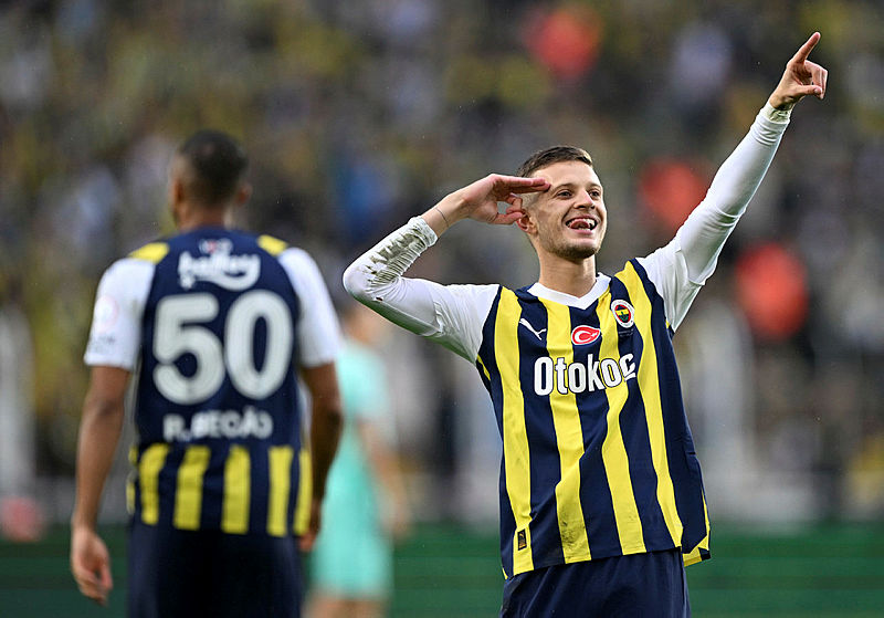 Fenerbahçe’den Szymanski kararı! Polonyalı yıldız için dev bonservis