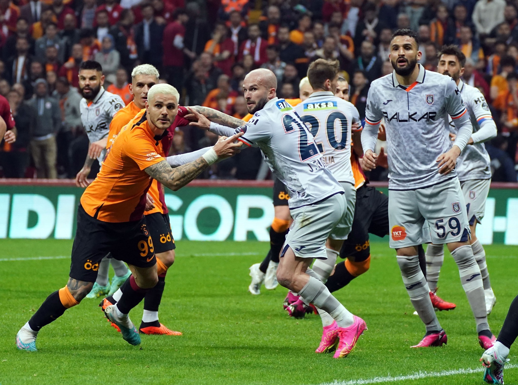 GALATASARAY HABERİ: Mauro Icardi futbolu bırakıyordu! Şok gelişmeyi açıkladı