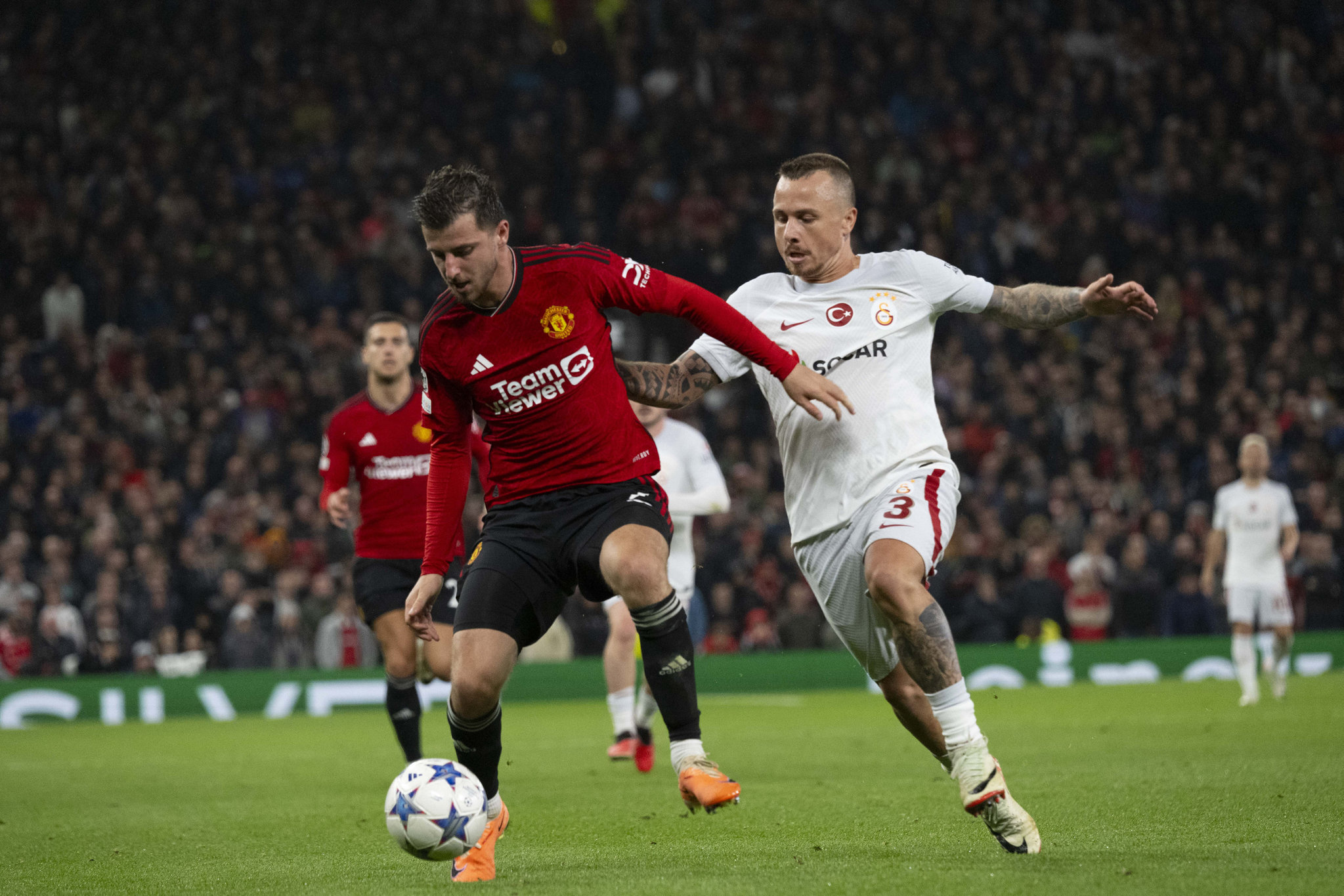Manchester United’ı devirdi transferde hedefler yükseldi! İşte Galatasaray’ın yeni gözdesi