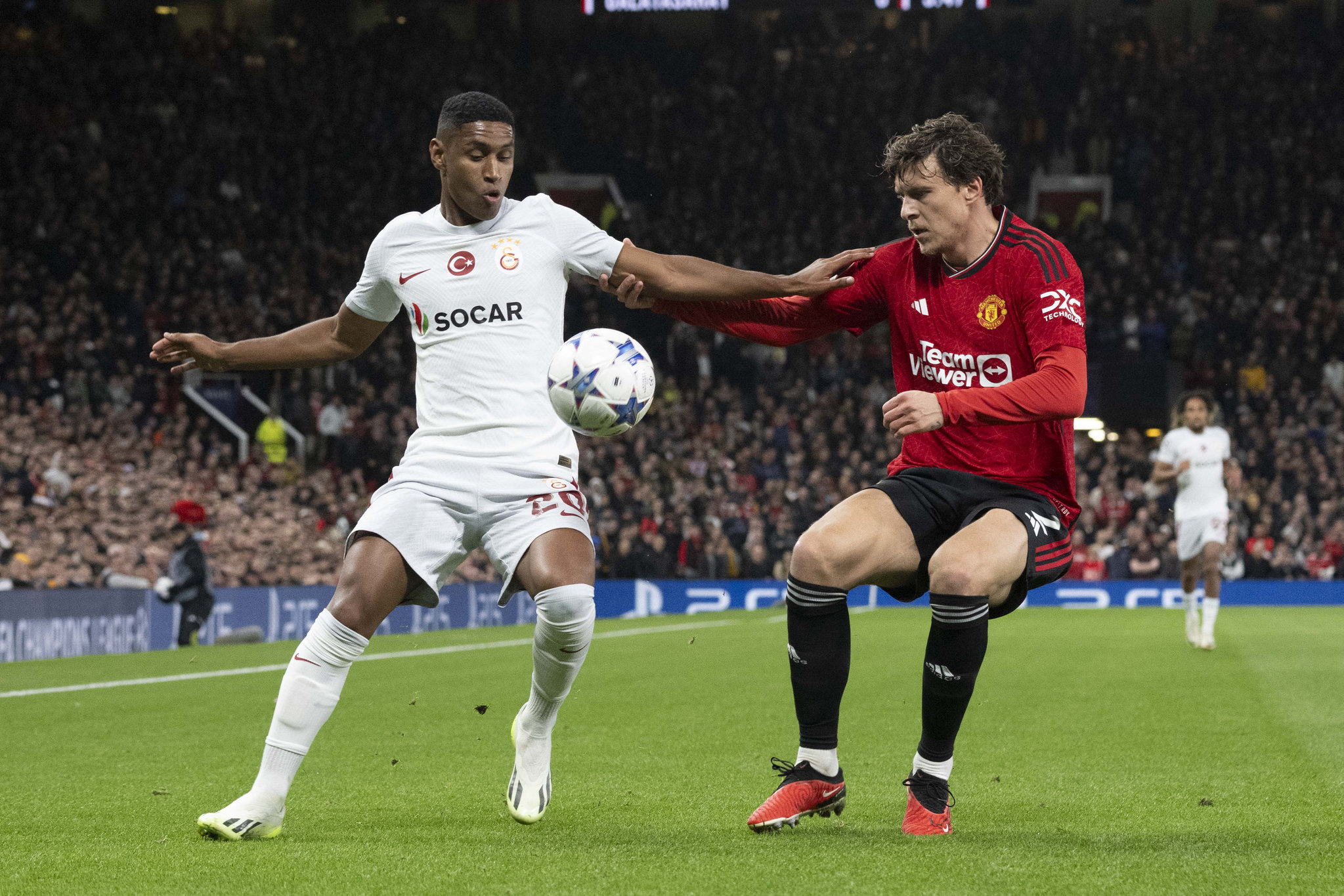 GALATASARAY TRANSFER HABERİ: Sacha Boey için gelmişlerdi! O yıldıza hayran kaldılar