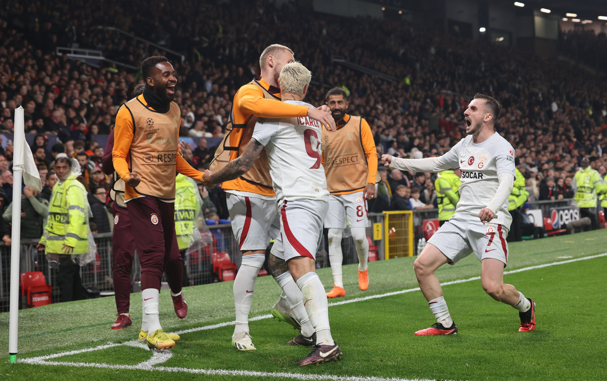 GALATASARAY TRANSFER HABERİ: Sacha Boey için gelmişlerdi! O yıldıza hayran kaldılar