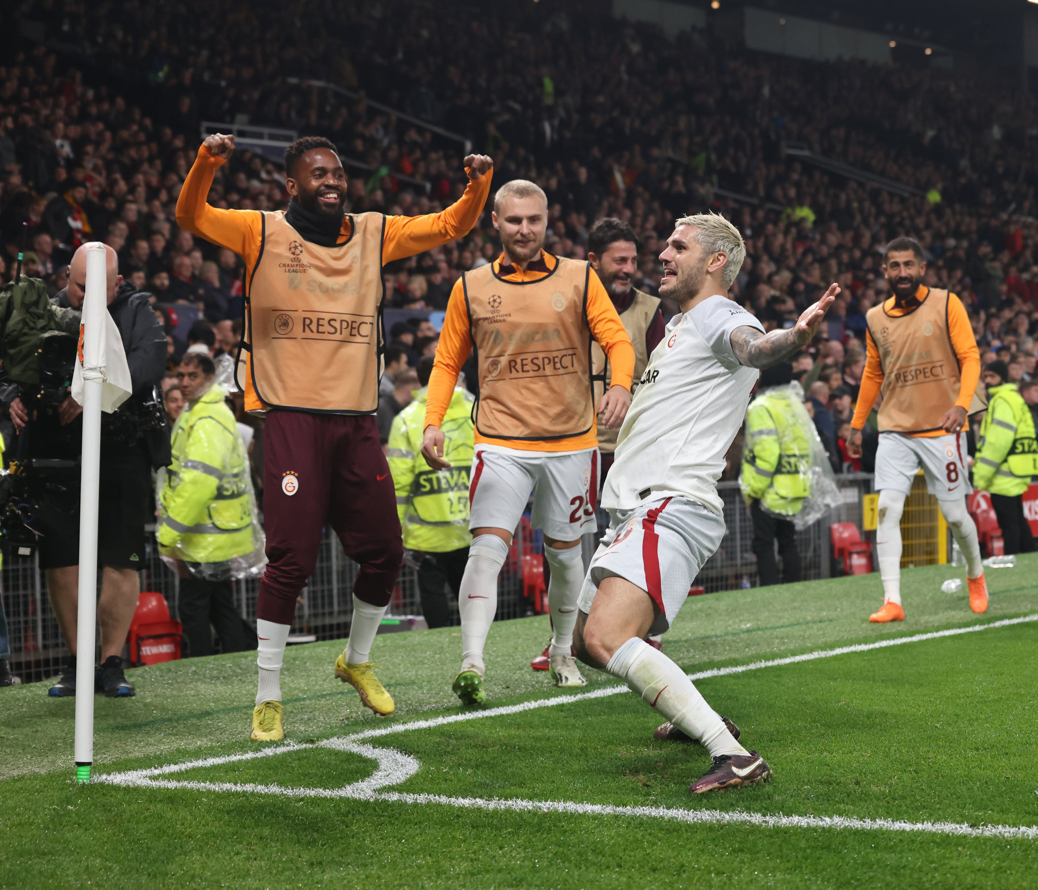 GALATASARAY TRANSFER HABERİ: Sacha Boey için gelmişlerdi! O yıldıza hayran kaldılar