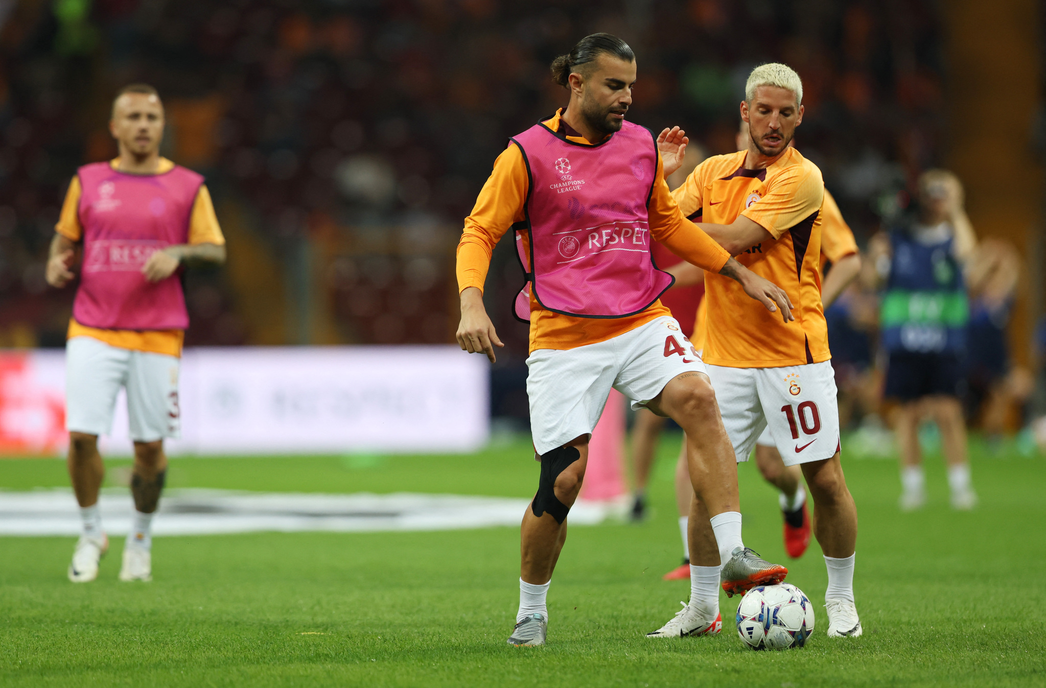 GALATASARAY TRANSFER HABERİ: Sacha Boey için gelmişlerdi! O yıldıza hayran kaldılar