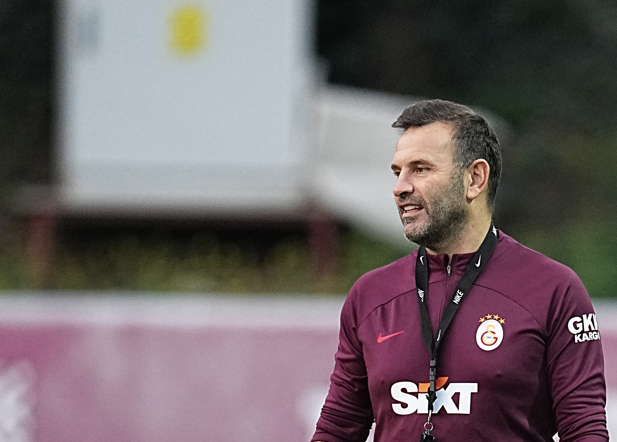 Fenerbahçe’nin eski kaptanı Galatasaray’a! Ara transferde yer yerinden oynayacak