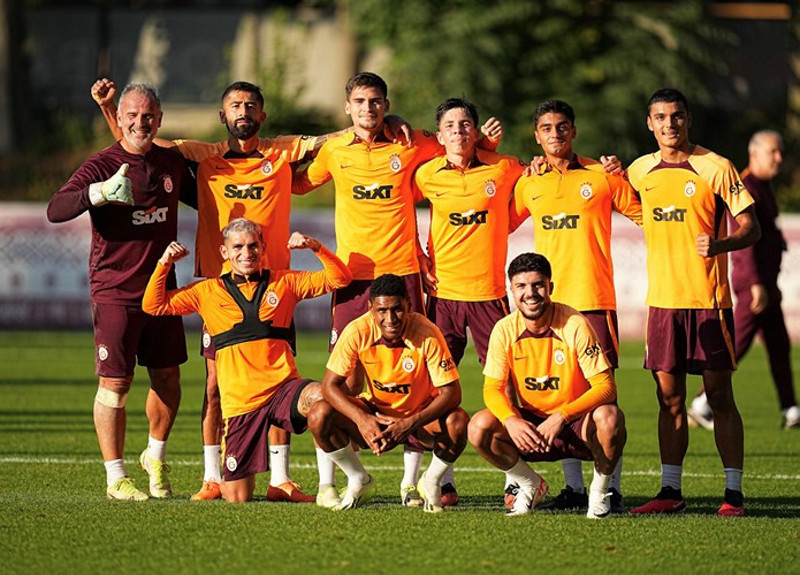 GALATASARAY HABERLERİ - Okan Buruk ısrarla transfer istedi! Erden Timur harekete geçti