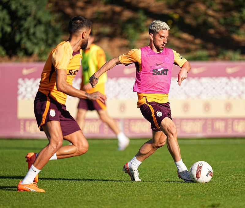 GALATASARAY HABERLERİ - Okan Buruk ısrarla transfer istedi! Erden Timur harekete geçti