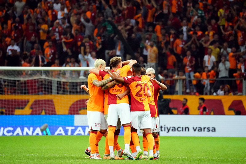 GALATASARAY HABERLERİ - Okan Buruk ısrarla transfer istedi! Erden Timur harekete geçti