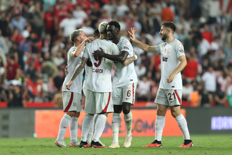 GALATASARAY HABERLERİ - Wanda Nara resmen açıkladı! Icardi ile Milano’ya döneceğiz