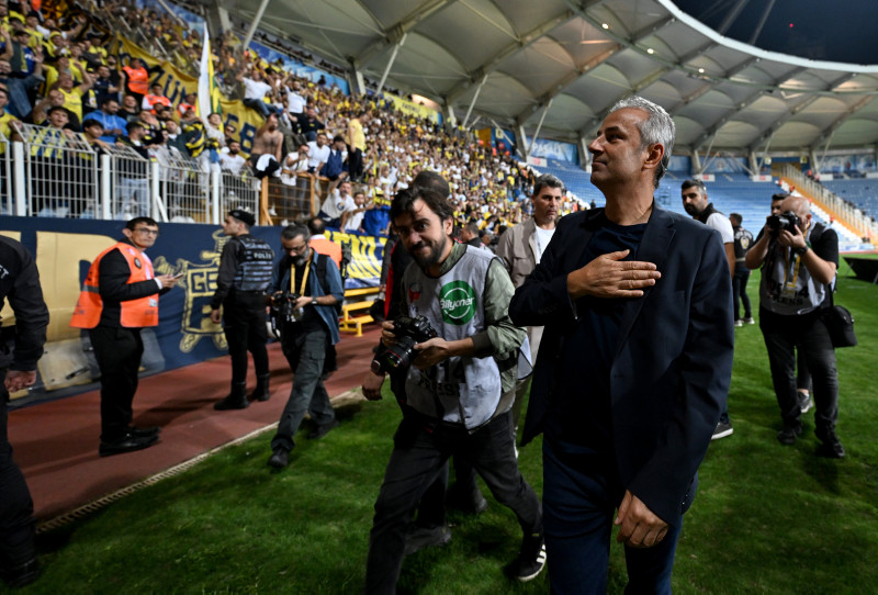 Fenerbahçe Teknik Direktörü İsmail Kartal açıkladı! Devre arasında kimler takımdan ayrılacak?