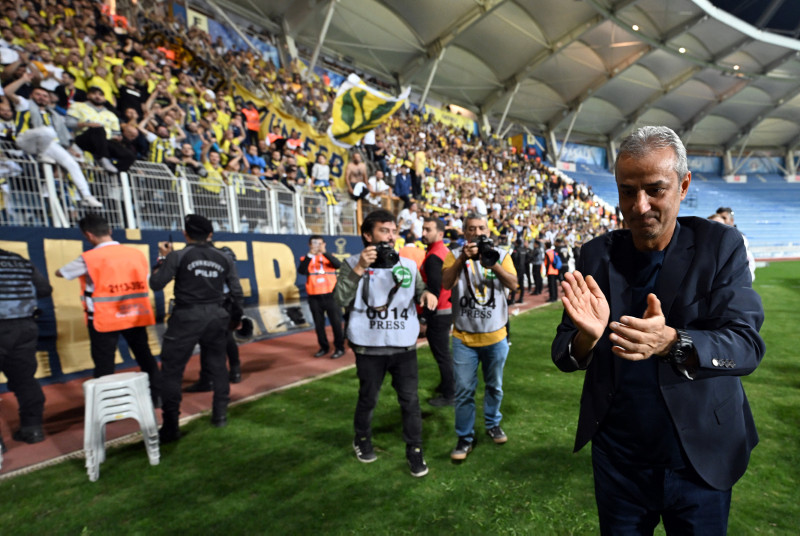 Fenerbahçe Teknik Direktörü İsmail Kartal açıkladı! Devre arasında kimler takımdan ayrılacak?