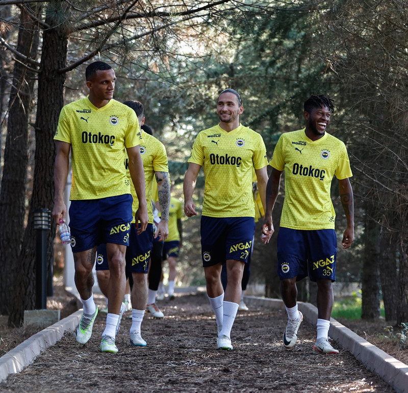 Fenerbahçe Teknik Direktörü İsmail Kartal açıkladı! Devre arasında kimler takımdan ayrılacak?