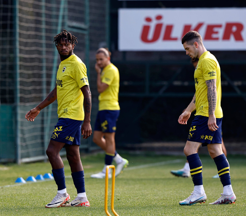 Fenerbahçe Teknik Direktörü İsmail Kartal açıkladı! Devre arasında kimler takımdan ayrılacak?