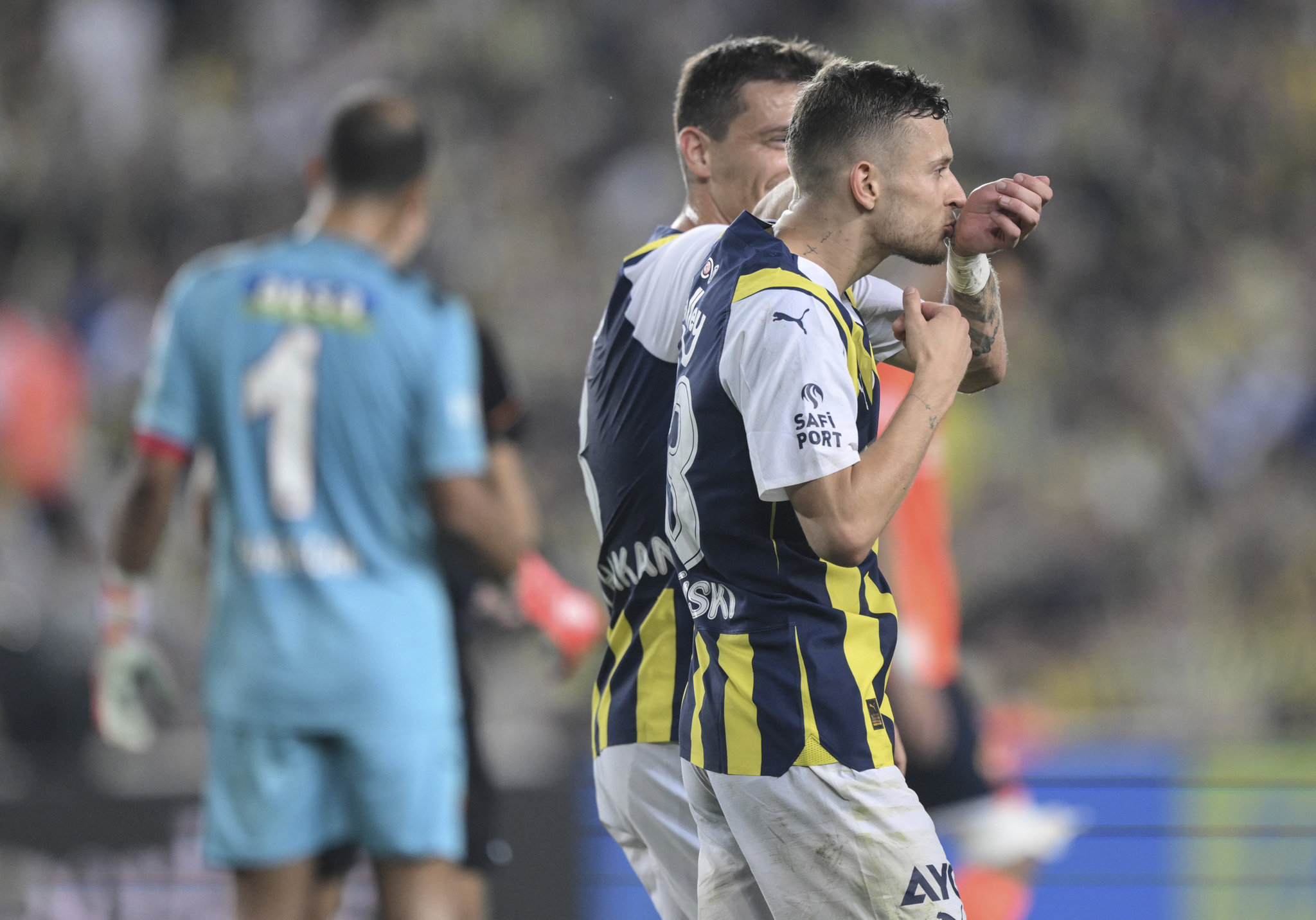 Fenerbahçe’de Sebastian Szymanski sıkıntısı! Menajeri...