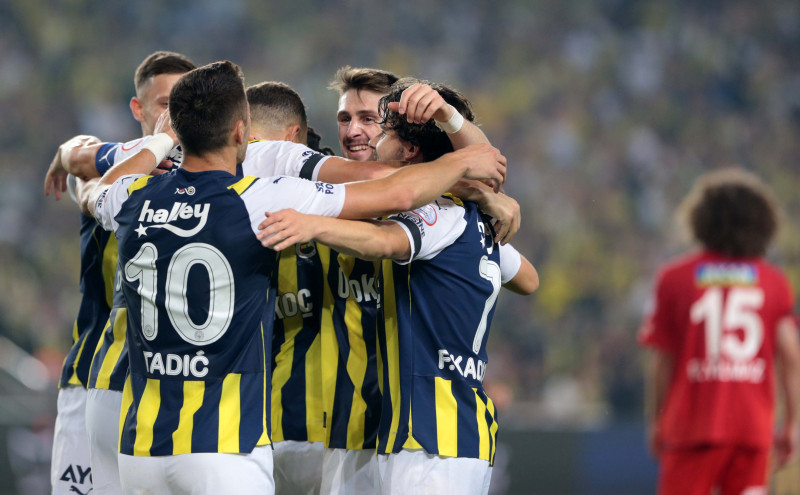 İsmail Kartal istedi yönetim alıyor! Fenerbahçe’den bomba transfer harekatı