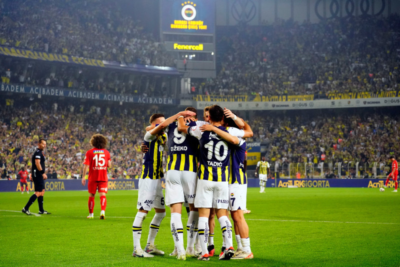 İsmail Kartal istedi yönetim alıyor! Fenerbahçe’den bomba transfer harekatı