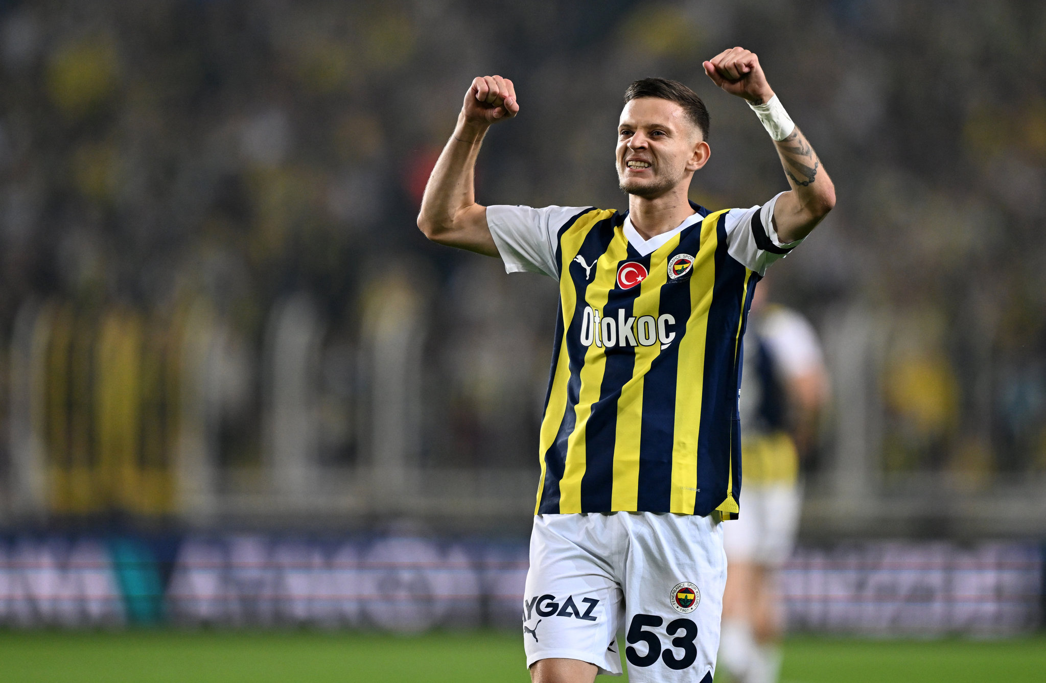 Ülkesinde gündem oldu! Fenerbahçe’nin yıldızına övgü dolu sözler!