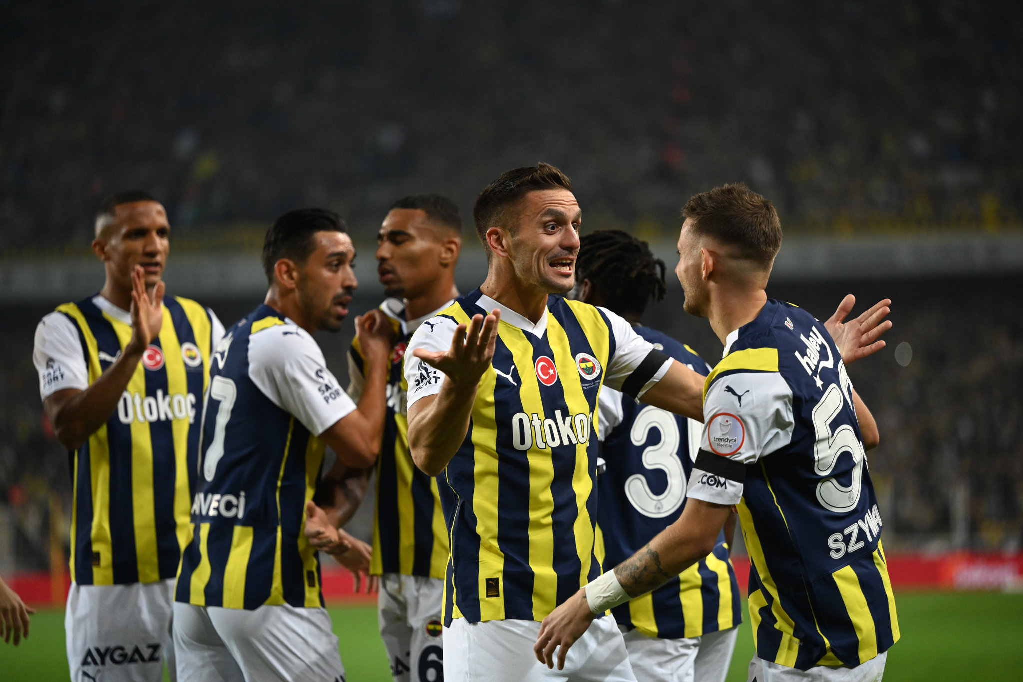 Ülkesinde gündem oldu! Fenerbahçe’nin yıldızına övgü dolu sözler!