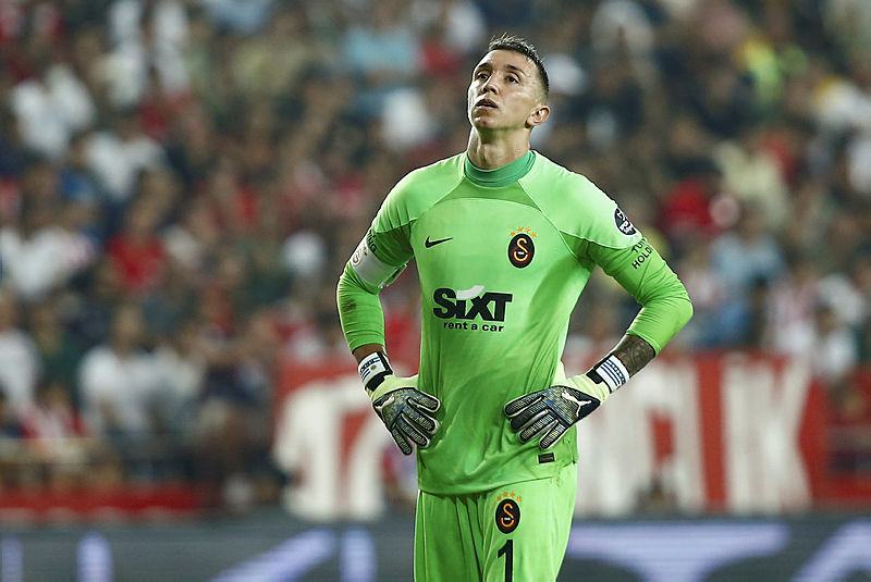 TRANSFER HABERLERİ: Sözleşmesi uzatılacak mı? Galatasaray’dan Fernando Muslera kararı