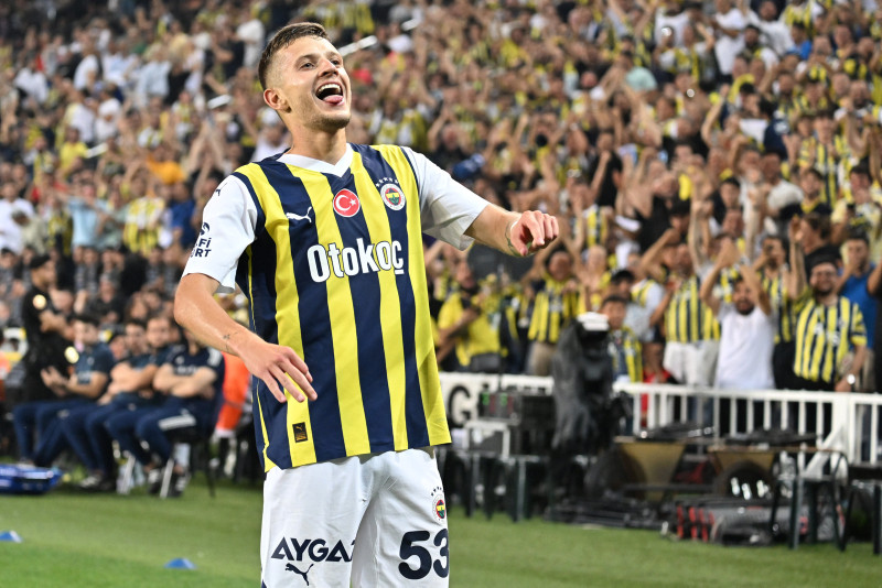 Fenerbahçe’de Sebastian Szymanski gelişmesi! Sözleşmesindeki detay...