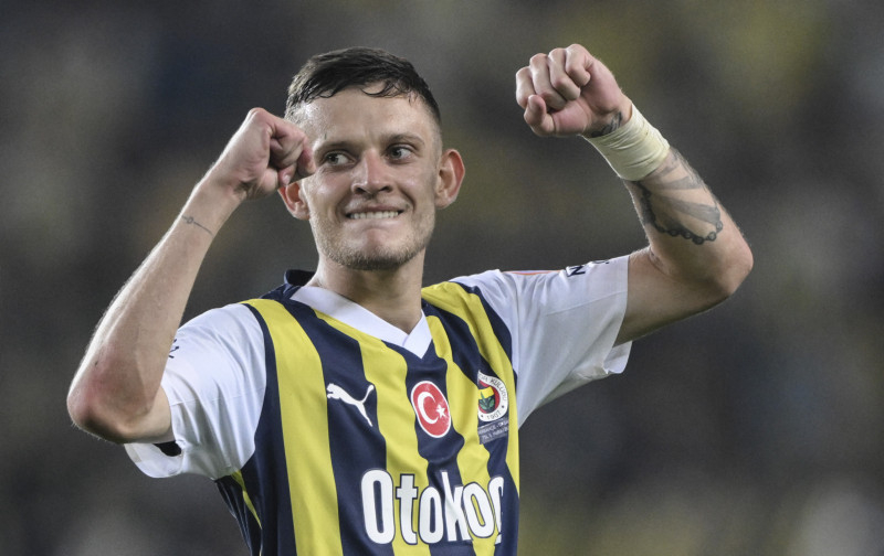 Fenerbahçe’de Sebastian Szymanski gelişmesi! Sözleşmesindeki detay...