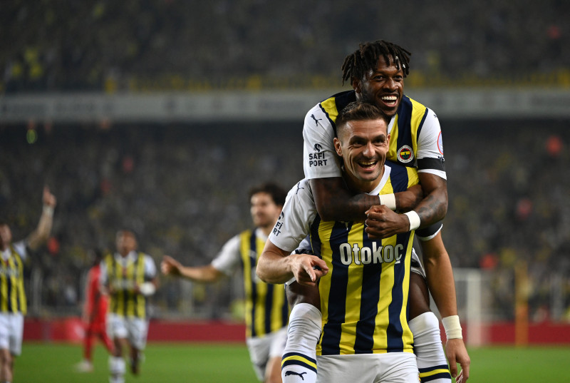 Fenerbahçe’de Sebastian Szymanski gelişmesi! Sözleşmesindeki detay...