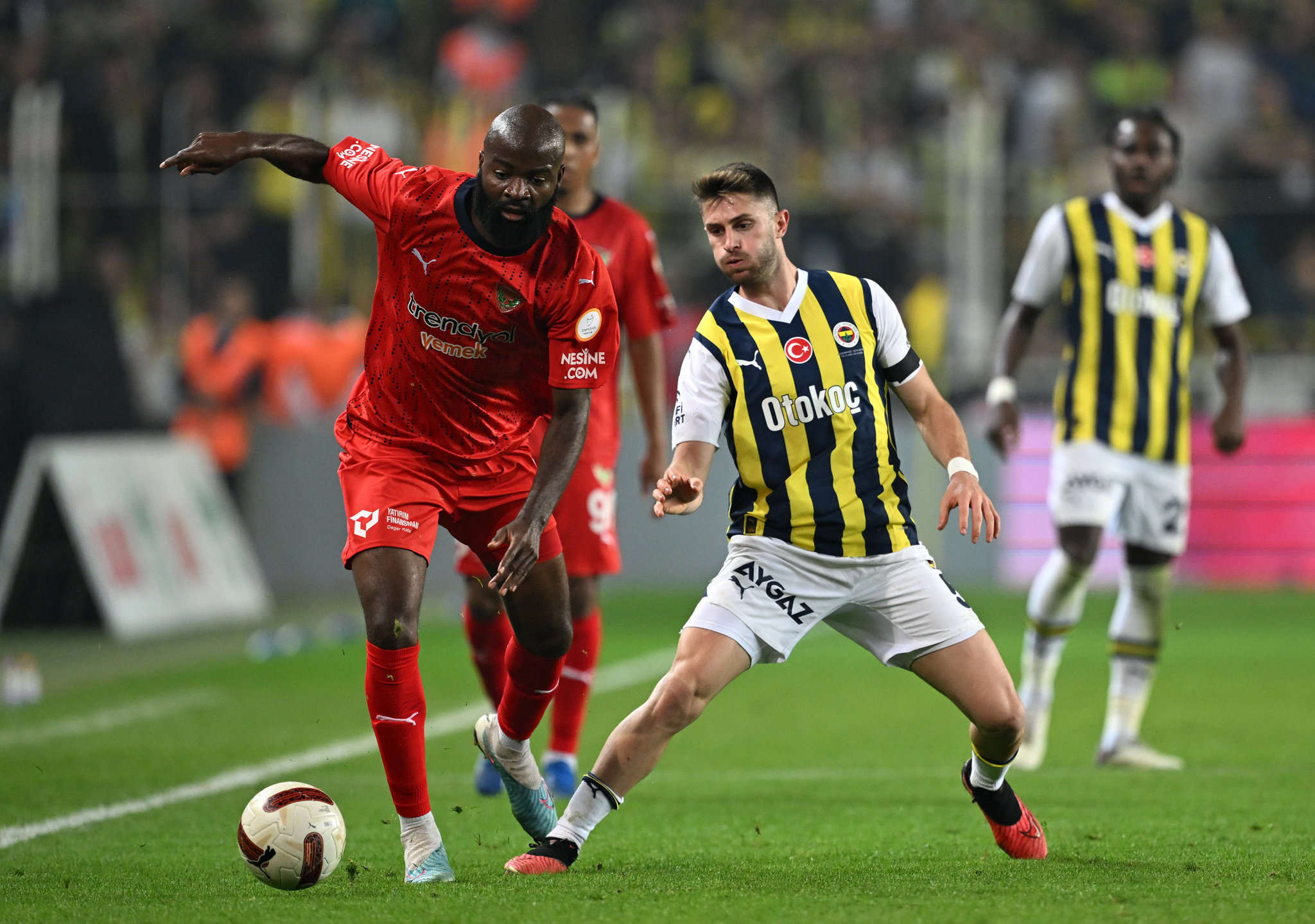 Fenerbahçe transfer haberleri: Performansıyla büyüledi! İngiliz devi peşine düştü