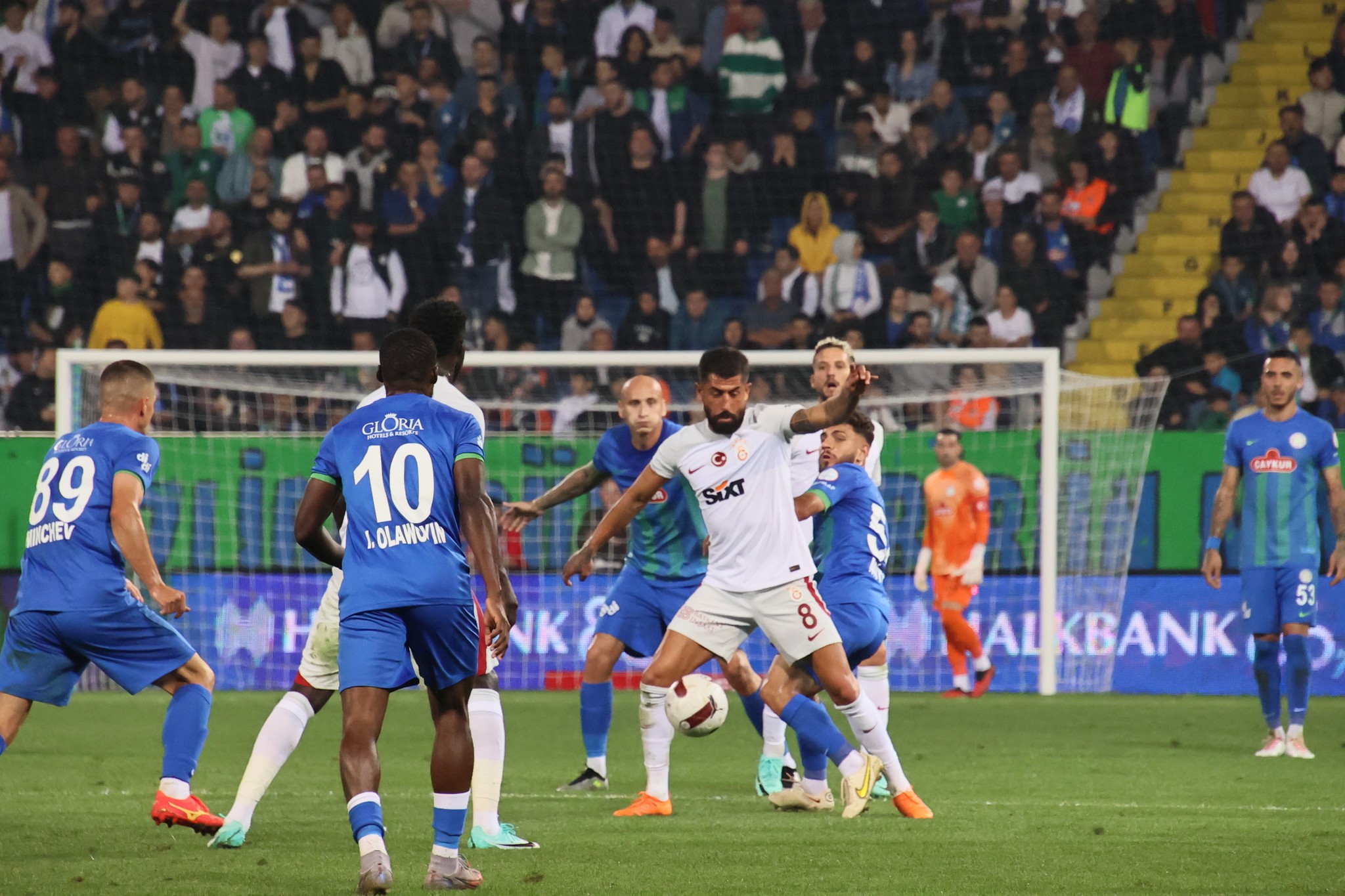 GALATASARAY TRANSFER HABERLERİ: Savunmada kriz çıktı! Cimbom’dan ’acil transfer’ operasyonu!