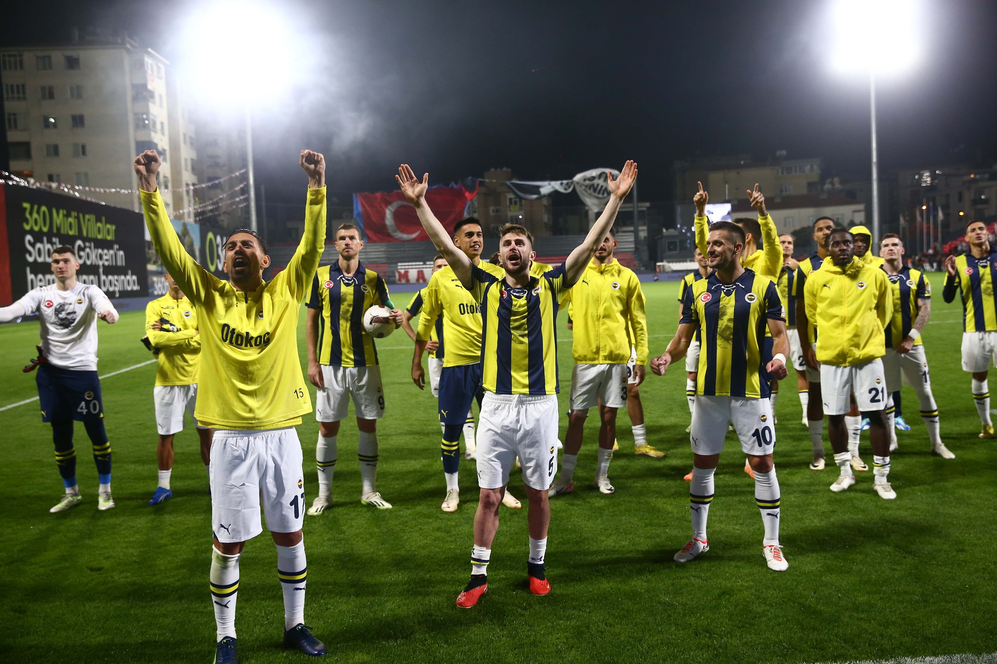 Transfer iddiasına şok yalanlama! Fenerbahçe’ye gitmeyecek
