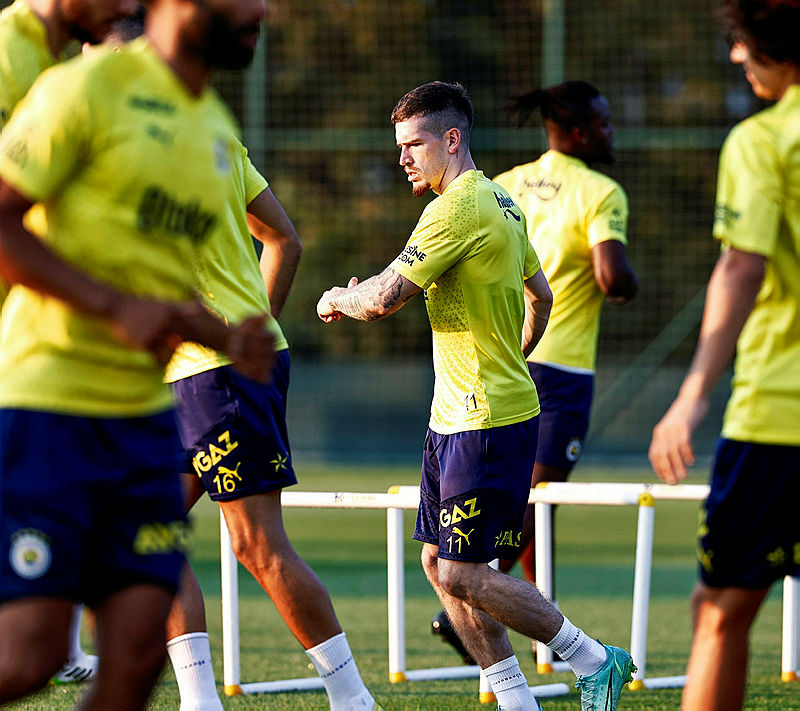 FENERBAHÇE HABERLERİ | Ryan Kent’e şartlı izin çıktı! O yıldızın transferiyle takımdan ayrılacak